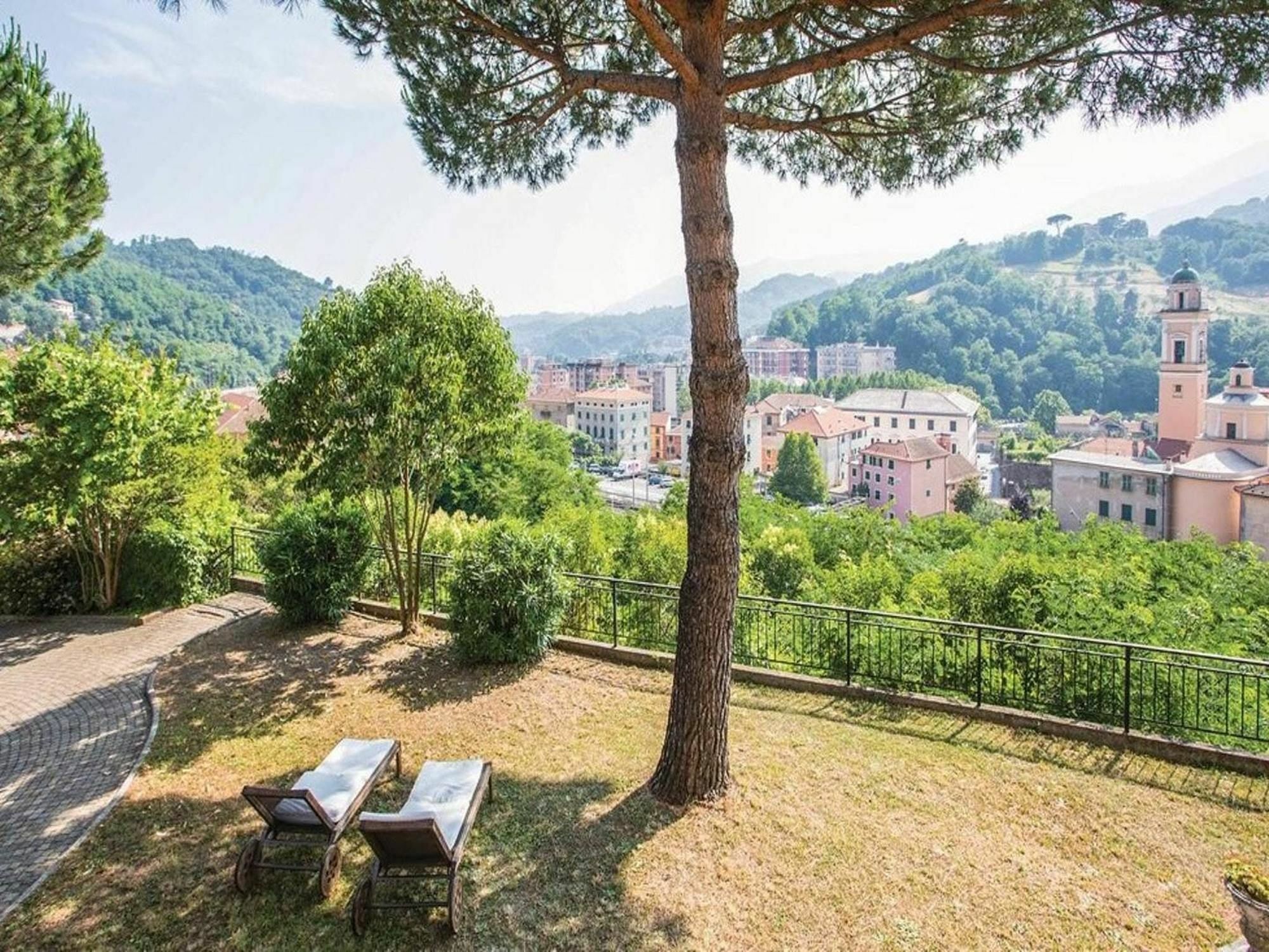 Villa With 3 Bedrooms In Genova, With Wonderful Mountain View, Enclose *